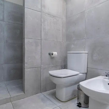 Glamorous 2bdr By Lovelystay Apartment *