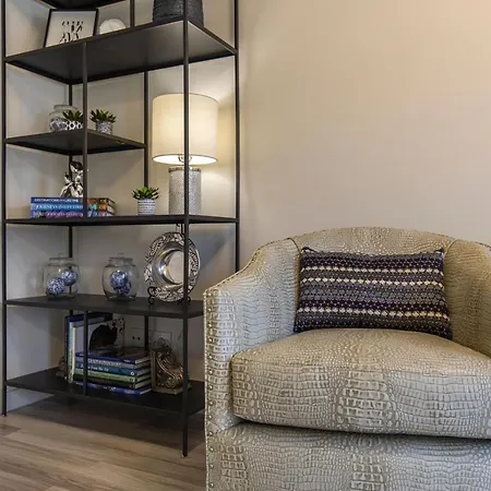 Glamorous 2bdr By Lovelystay Apartment *