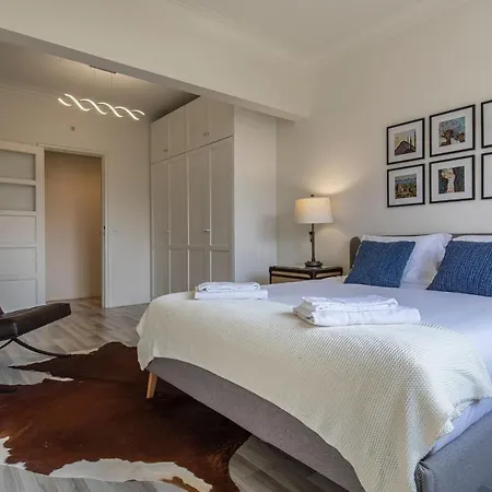 Glamorous 2bdr By Lovelystay *