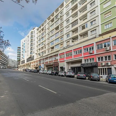 Апартаменти Glamorous 2bdr By Lovelystay